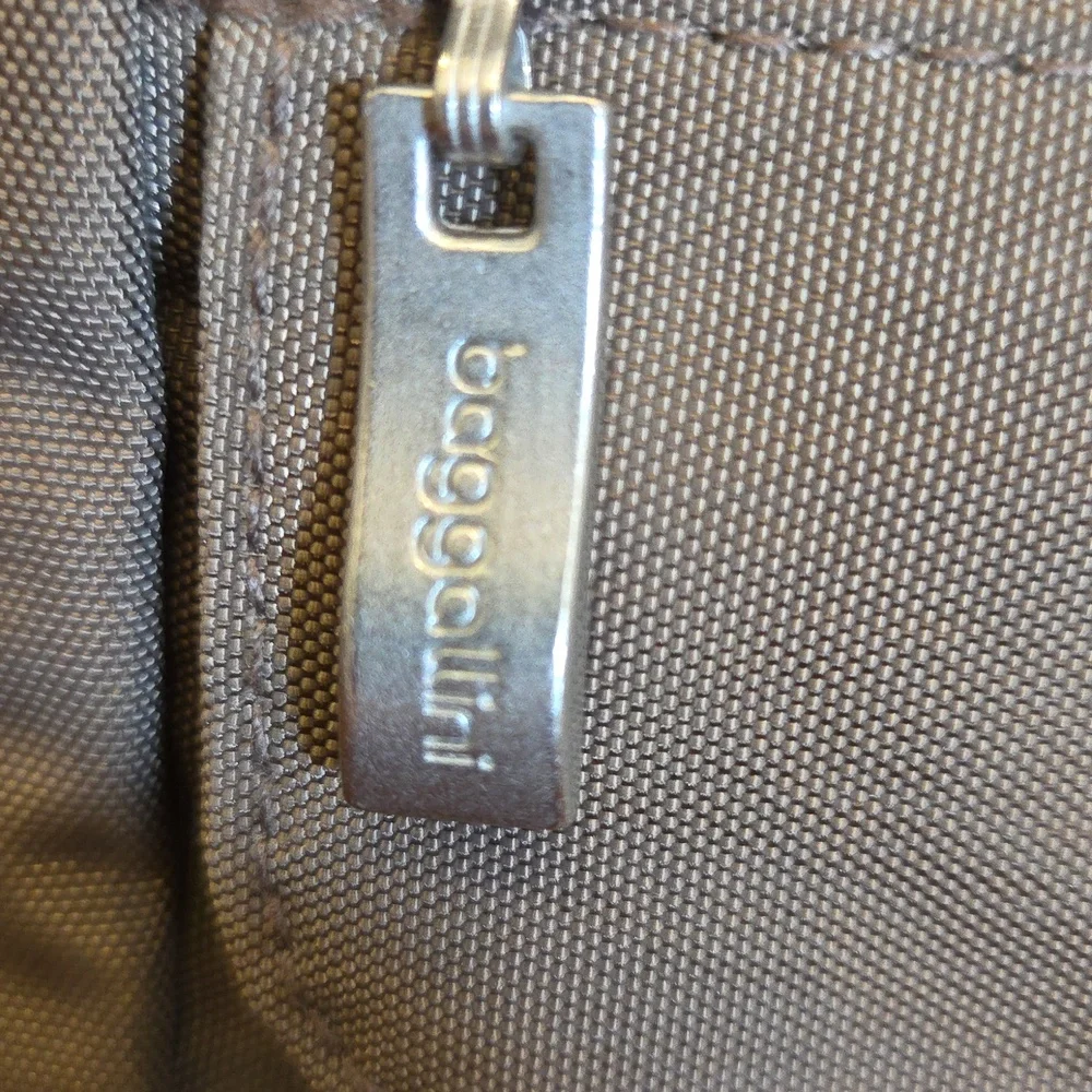 Baggallini Taupe Traveler Bag